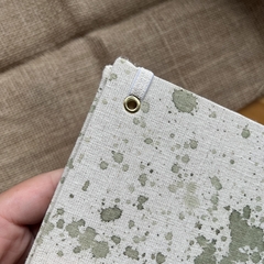 Cuaderno Yerba manchado