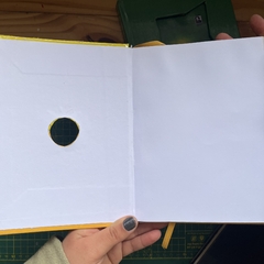 Amor amarillo - Cuaderno calado en internet