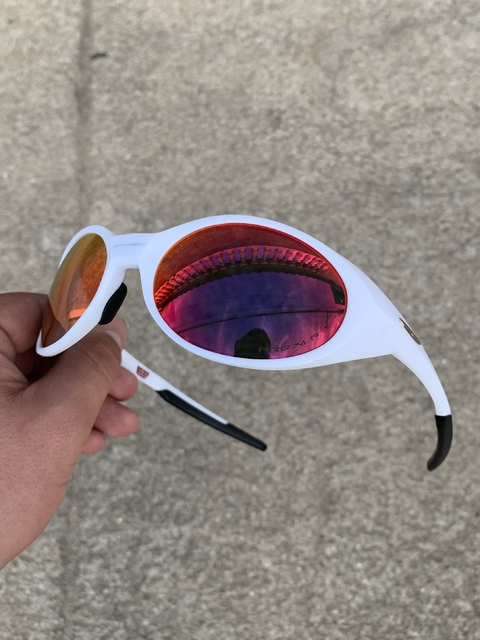 Eye Jacket Redux Branca lentes Dark Ruby