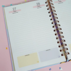 Imagem do Agenda Uau Datada 2024 - 2 DPP (2 dias por página) - Capa Rosa ou Azul com Alfabeto - sem horário