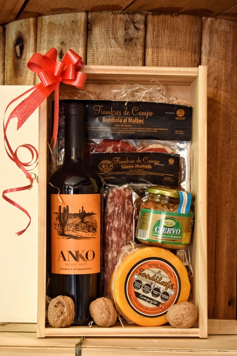 Regalo Picada Premium + Vino + Box - comprar online