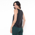 REGATA BÁSICA ACETINADO, DECOTE CARECA E BARRA ARREDONDADA OFF WHITE - LOJA MUSTBRIE - Alfaiataria Feminina | Compre Online 