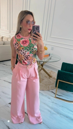 Blusa floral y animal print en internet