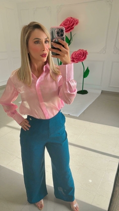 Blusa lisa brillosa