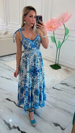 Vestido estampado azul con blanco