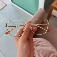 Óculos Gatinho com Hastes Douradas - Óticas Ludier | Frete Grátis Para Todo o Brasil