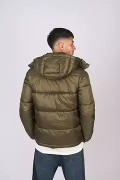 CAMPERA CROP VERDE en internet