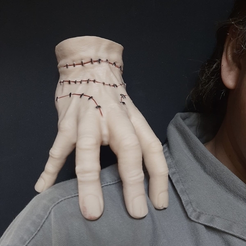 Mãozinha Família Addams Wandinha Tamanho Real Feito de Látex