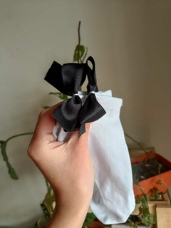 Medias moñito blanco + negro - comprar online
