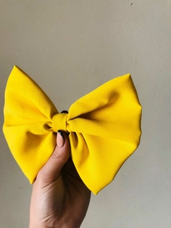 Moño amarillo grande