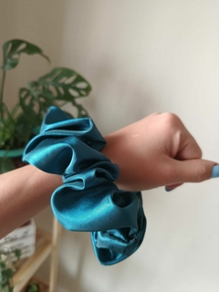 Scrunchie Petroleo
