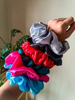 Scrunchie celeste - comprar online