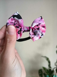 Moño Pretty floreado estampa