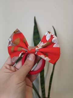 Moño Cute Rojo estampado - Margaritas