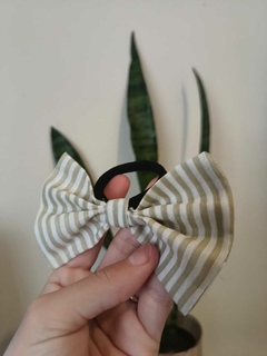 Moño Cute Rayado crema - Margaritas