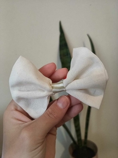 Moño Cute crema liso