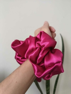 Scrunchie Fuccia 2 en internet