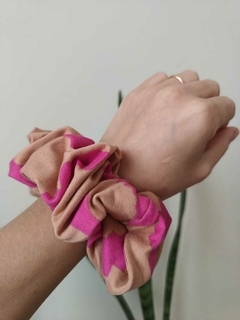 Scrunchie estampada