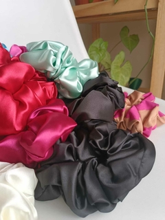 Scrunchie Verde pastel - comprar online