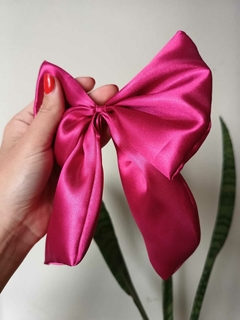 Moño Brave con lazo fucsia