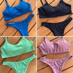 Imagem do Conjunto de biquíni Top Amanda com calcinha básica - 2048 1012