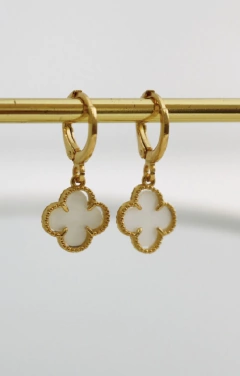 Brinco Trevo Argolinha, Pedra Branca, folheado a ouro 18k. 0031 - comprar online