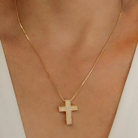 Colar cruz religiosa cravejada