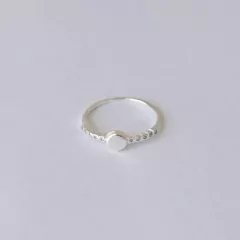 Anel círculo e microzircônias - comprar online