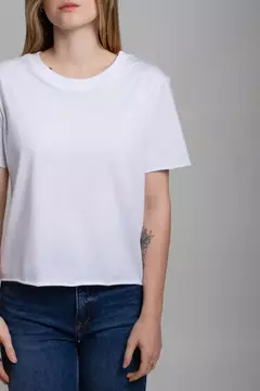 CAMISETA CORTE A LASER MOYO na internet