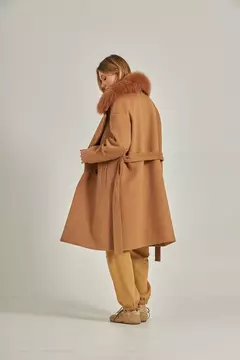 Trench coat de pele gola fox - Caramelo - comprar online