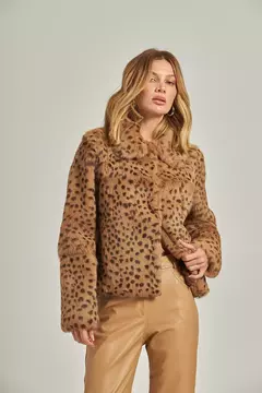 Casaco de pele animal print