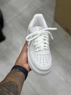 All White Personalizado na internet