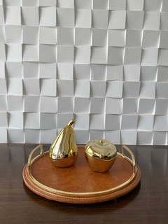 Maçã Decorativa Na Cor Dourada - comprar online