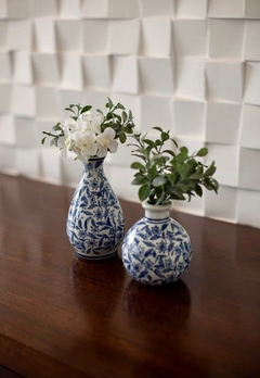 Mini Vaso Decorativo Em Ceramica Nas Cores Branco e Azul na internet