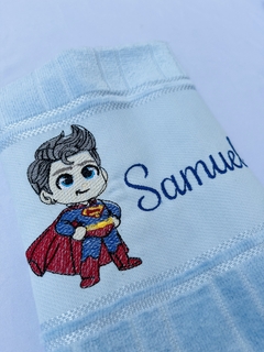 Toalha Lavabo Bordada Personalizada Infantil 30 x 45 cm - Herói Super Homem - Que Ponto