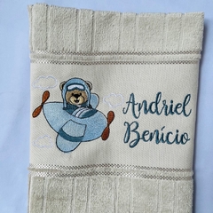 Toalha Lavabo Bordada Personalizada Infantil 30 x 45 cm – Ursinho Aviador - comprar online