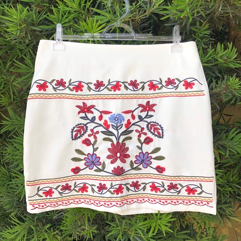 ANGEL CITY - SAIA BRANCA COM BORDADO - M