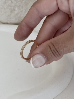 Anillo cinta de cristales gf - equilibrio joyas