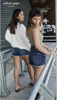Short Flora II by. Saltan Pepa - Flipando._
