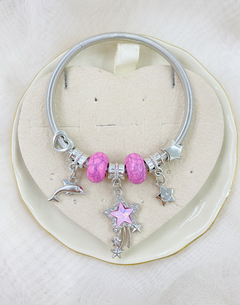 Pulseras con charms en internet