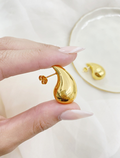 Aros gota dorado