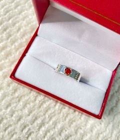 Anillo circulo rojo