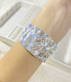 Brazalete espejado en internet