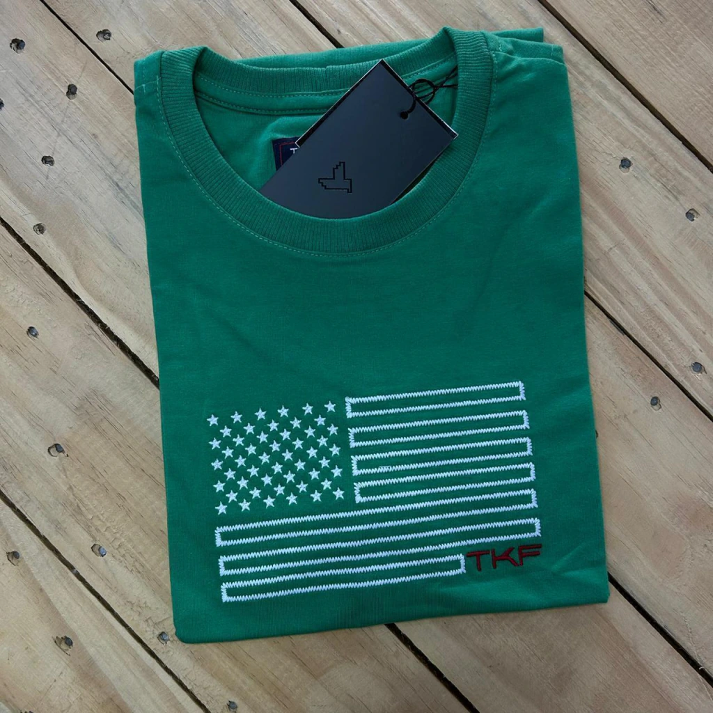 CAMISETA TKF BORDADA VERDE