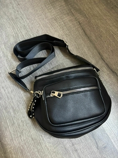 Riñonera eco cuero con bolsillo