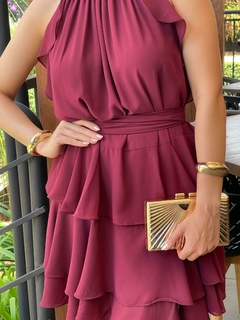 VESTIDO BABADOS FAIXA AMARRAÇÃO na internet