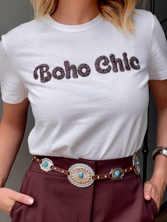 T-SHIRT BORDADA BOHO CHIC na internet