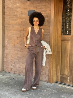 CONJUNTO SUEDE COLETE+CALÇA