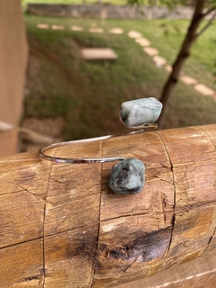 Bracelete pedras na internet