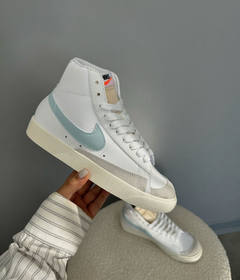 Blazer mid 77